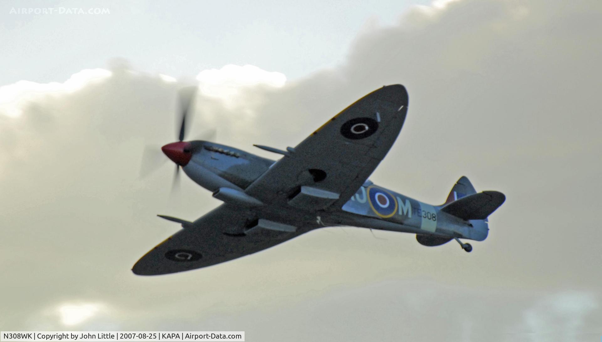 N308WK, 1945 Supermarine 361 Spitfire Tr9 C/N CBAF.4494, Sptifire in high speed pass