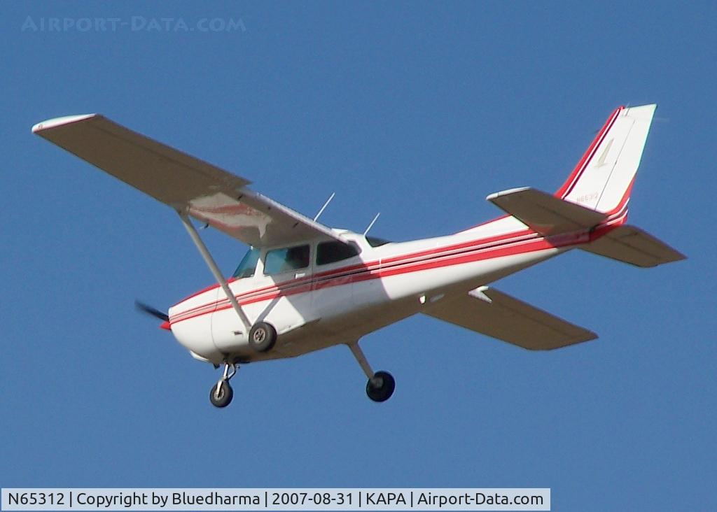 N65312, 1982 Cessna 172P C/N 17275728, Landing on 17L
