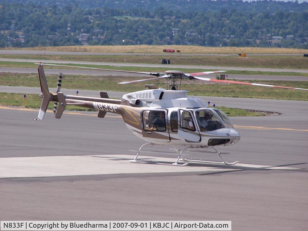 N833F, 2007 Bell 407 C/N 53755, Loading the passengers.