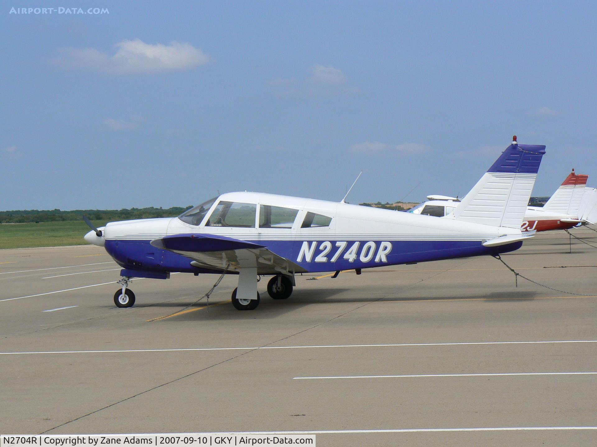 N2704R, 1969 Piper PA-28R-200 C/N 28R-35254, on the ramp at Arlington Muni