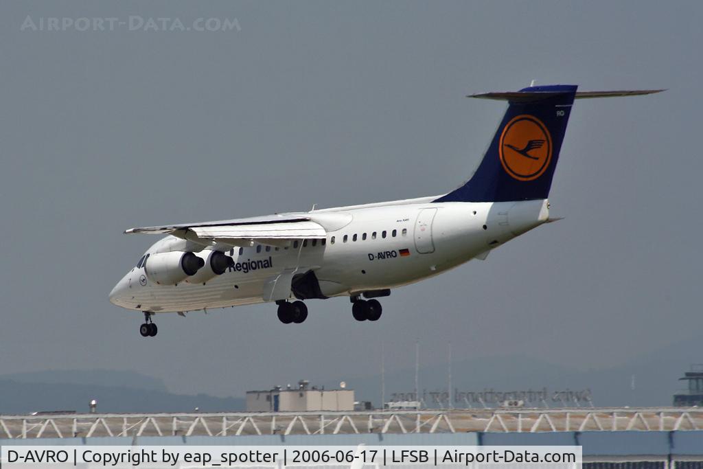 D-AVRO, 1994 British Aerospace Avro 146-RJ85 C/N E.2246, very short final