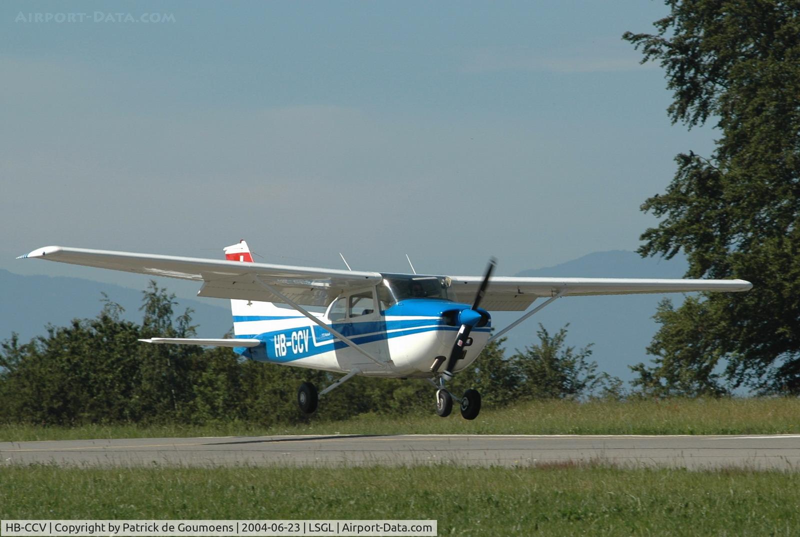 HB-CCV, 1976 Cessna F172M Skyhawk C/N F17201476, In a landing competition organized by AeroFormation in June 2004