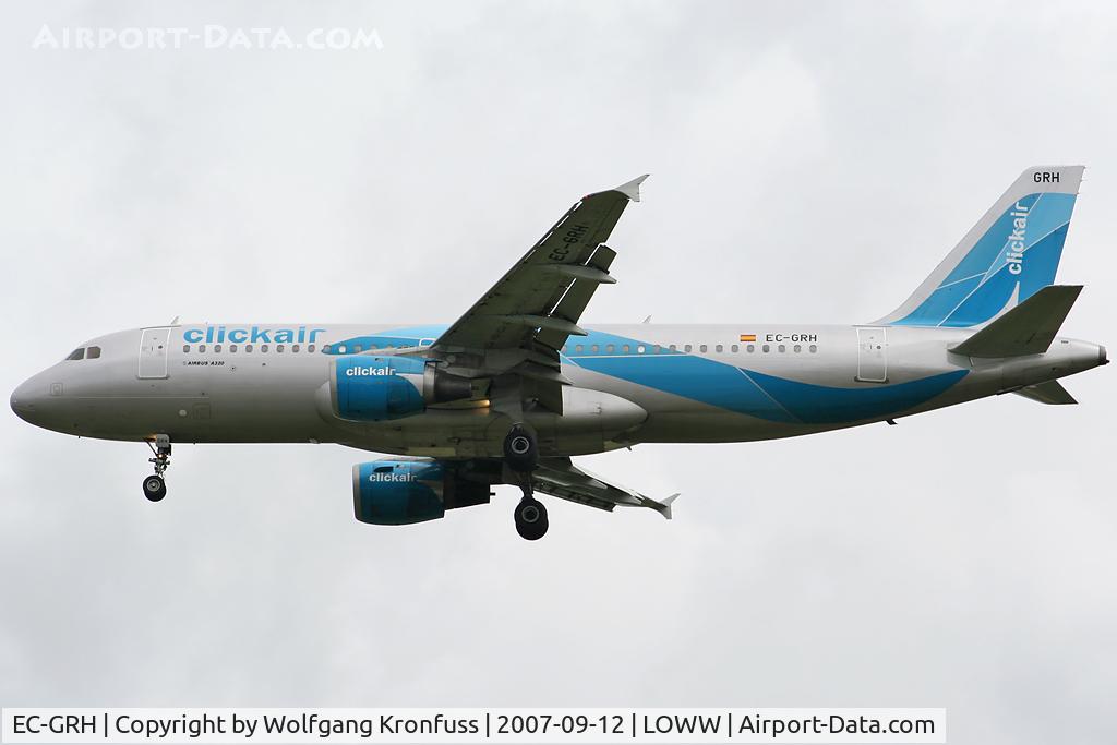 EC-GRH, 1990 Airbus A320-211 C/N 146, Clickair on approach RWY34