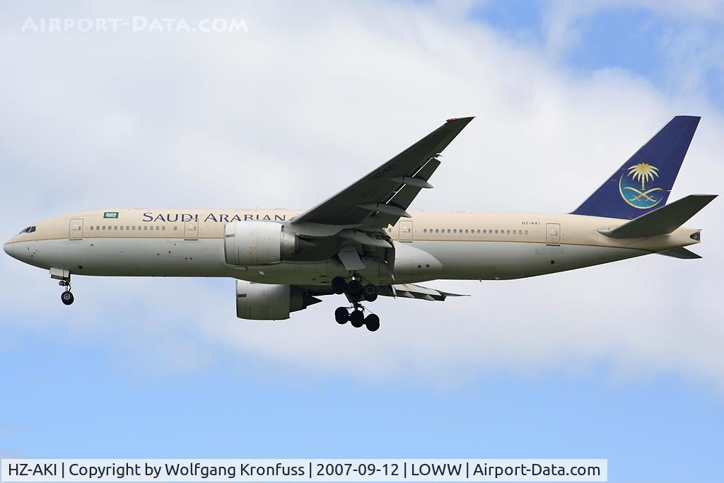 HZ-AKI, 1998 Boeing 777-268/ER C/N 28352, Saudia on Approach RWY34