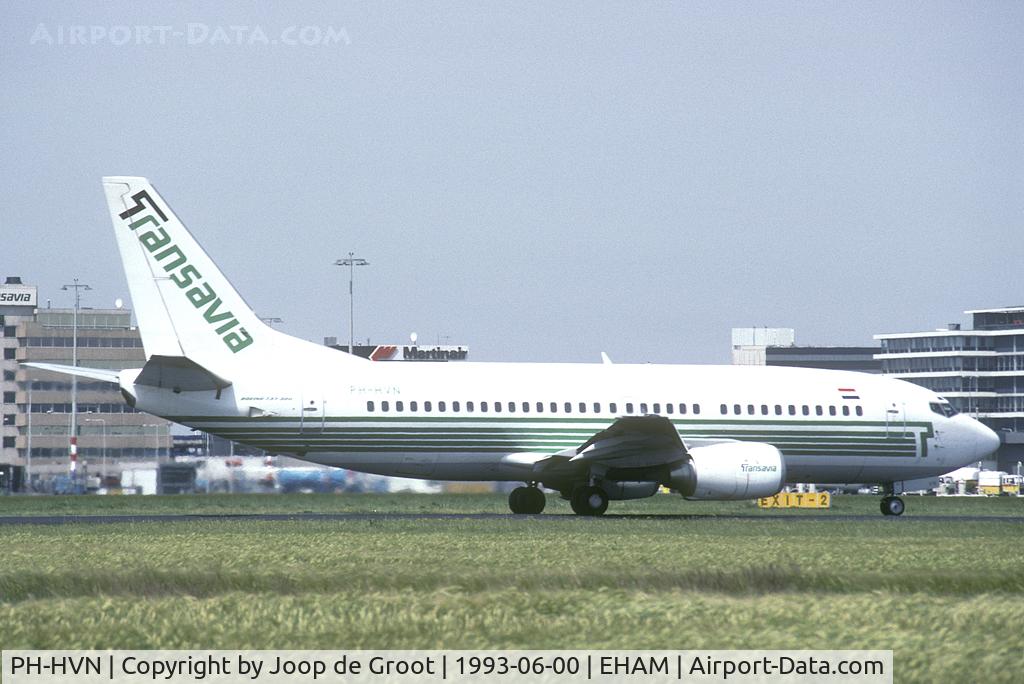 PH-HVN, 1989 Boeing 737-3K2 C/N 24327, still wearing its old colors. Now wfu.
