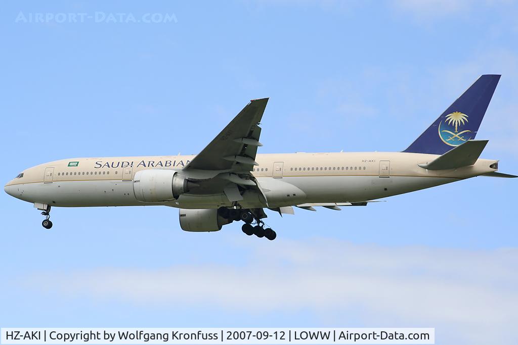 HZ-AKI, 1998 Boeing 777-268/ER C/N 28352, Saudia on Approach RWY34