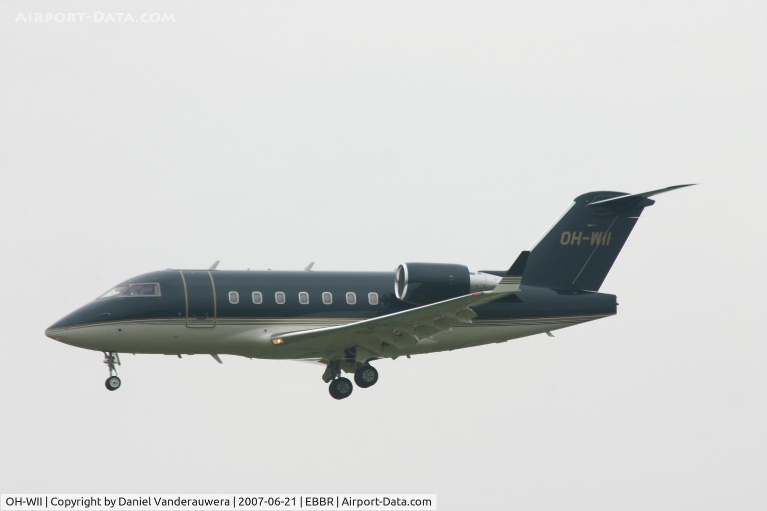 OH-WII, 2006 Bombardier Challenger 604 (CL-600-2B16) C/N 5642, descending to rwy 25L - no sun that day