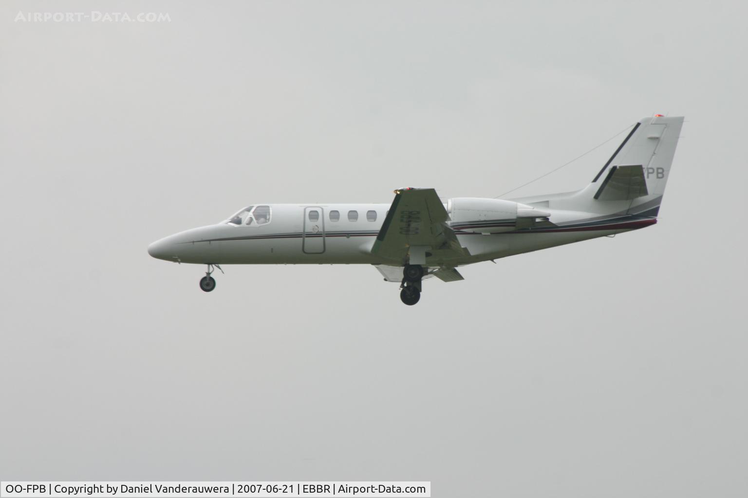 OO-FPB, 2005 Cessna 550B Citation Bravo C/N 550-1117, descending to rwy 25L - no sun that day