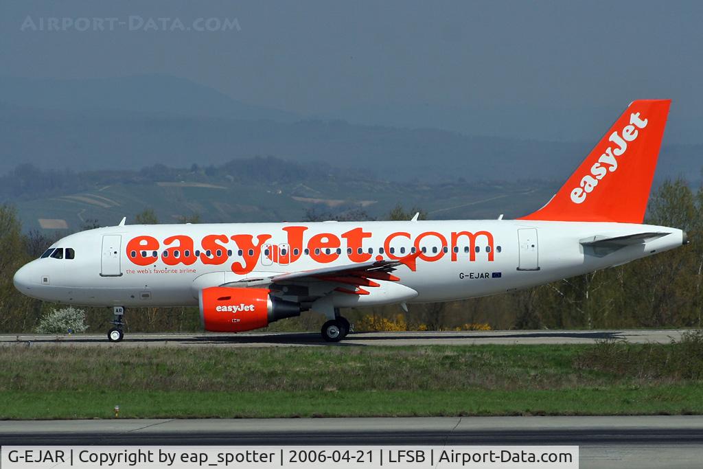 G-EJAR, 2005 Airbus A319-111 C/N 2412, taxi to holdingpoint