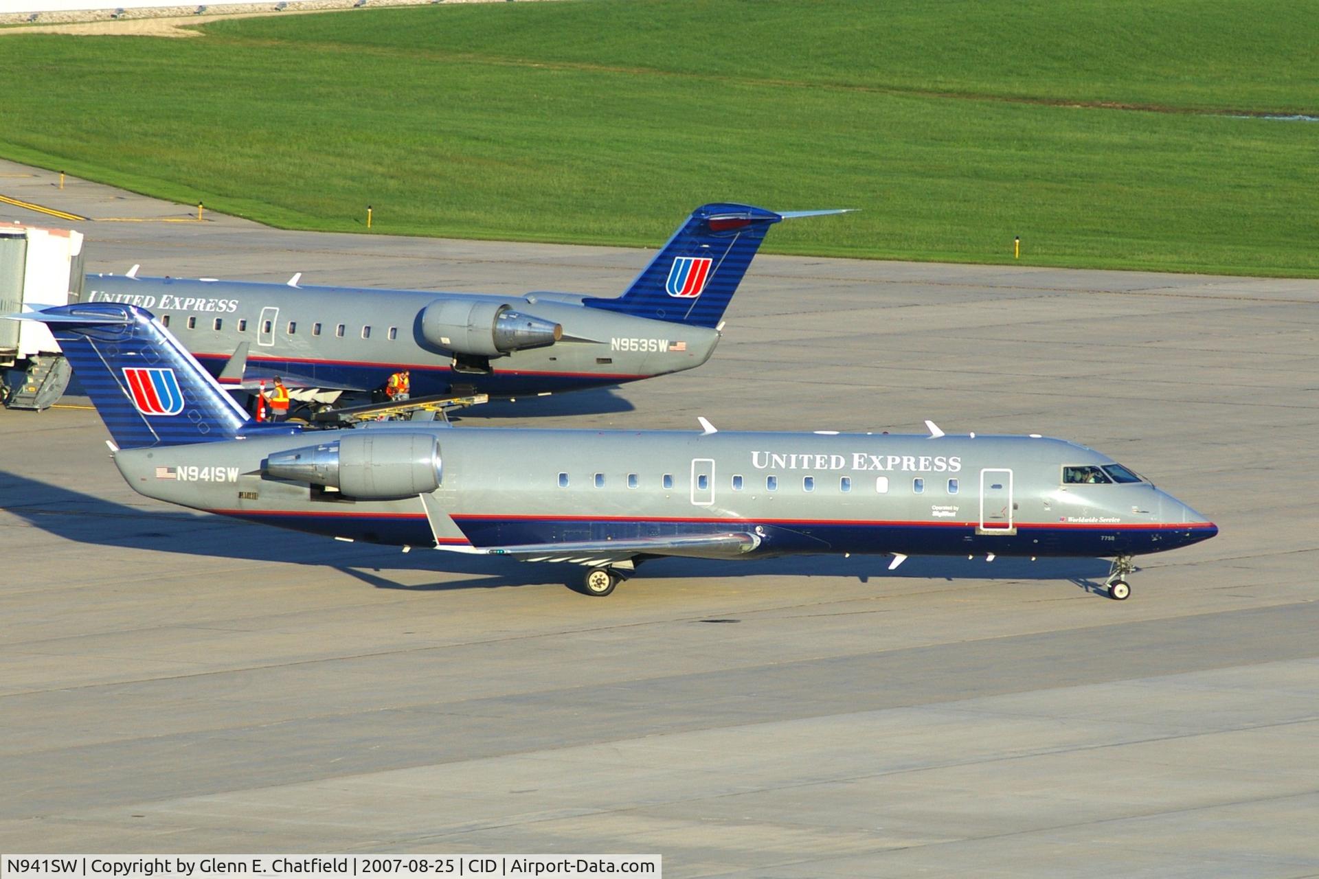 N941SW, 2003 Bombardier CRJ-200LR (CL-600-2B19) C/N 7750, Heading out to the runway for departure