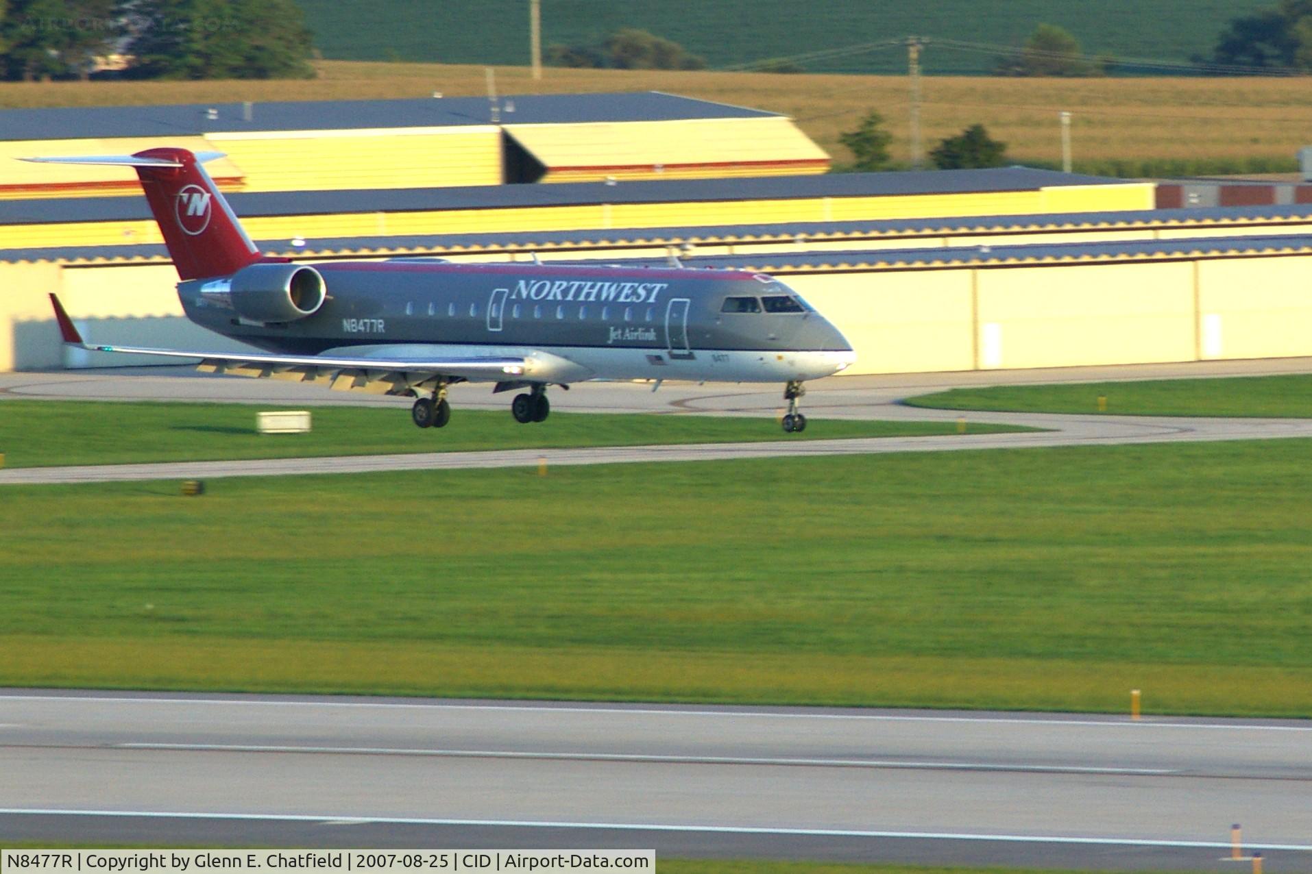 N8477R, 2001 Bombardier CRJ-200LR (CL-600-2B19) C/N 7477, Arriving on runway 27