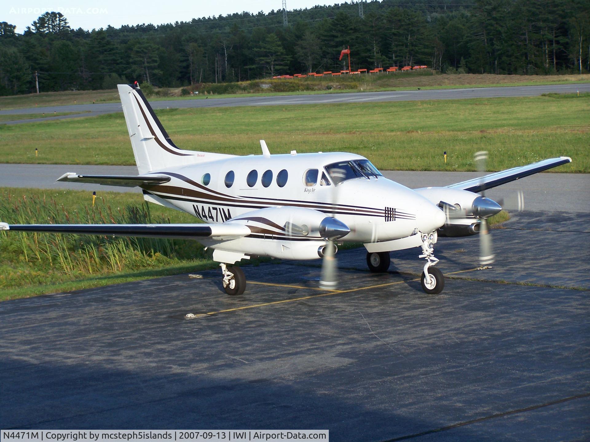 N4471M, 2002 Raytheon Aircraft Company C90A C/N LJ-1671, KingAir at Wiscasset, ME (IWI)