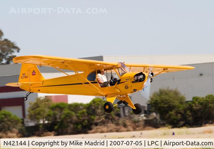 N42144, 1947 Piper J3C-65 Cub Cub C/N 14373, Short final Lompoc Cub Fly-in 2007