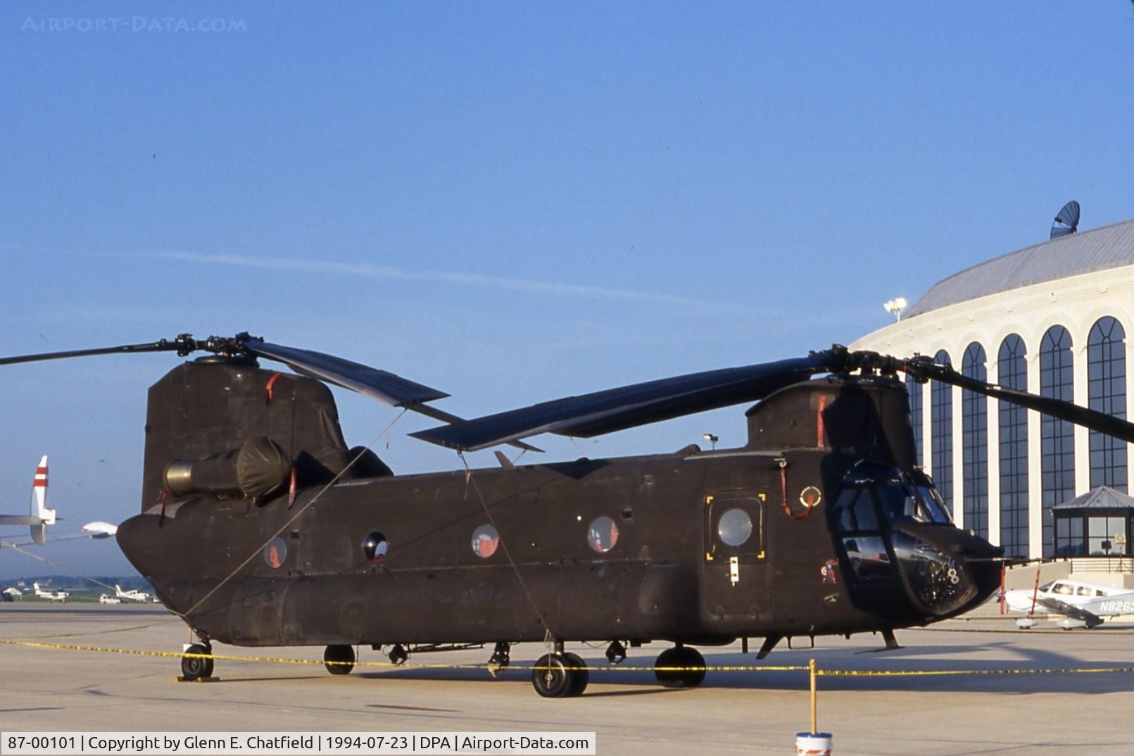 87-00101, 1987 Boeing CH-47D Chinook C/N M.3220, Sitting on the main ramp for an air show