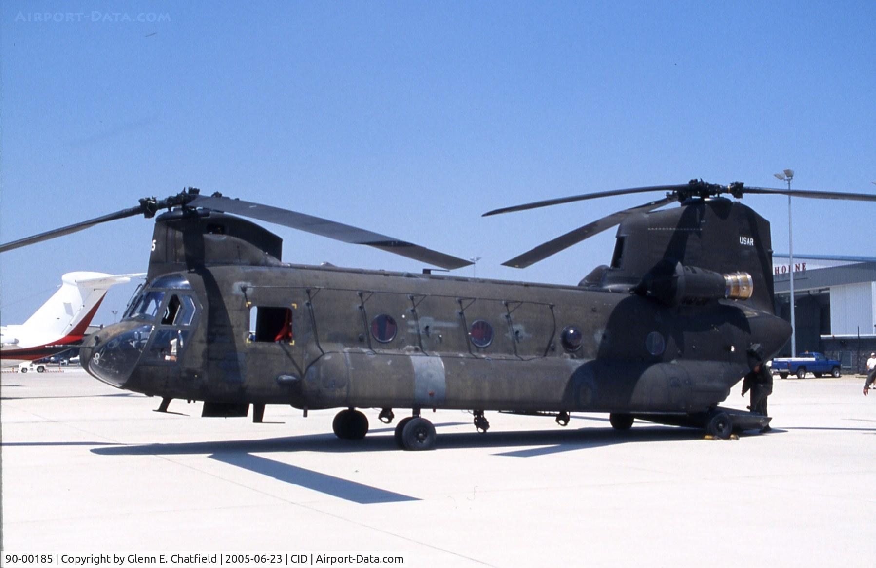 90-00185, 1990 Boeing Vertol CH-47D Chinook C/N M.3337, CH-47D on the FBO ramp