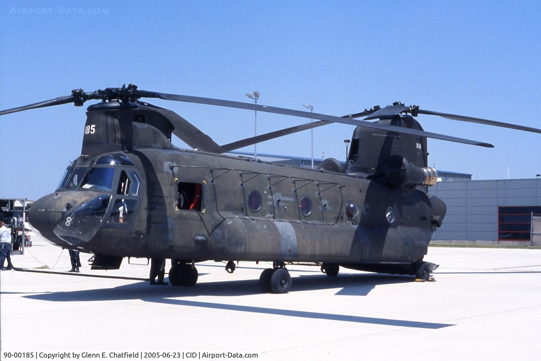 90-00185, 1990 Boeing Vertol CH-47D Chinook C/N M.3337, CH-47D on the FBO ramp