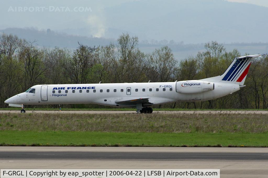 F-GRGL, 2001 Embraer EMB-145EU (ERJ-145EU) C/N 145375, taxi to holdingpoint