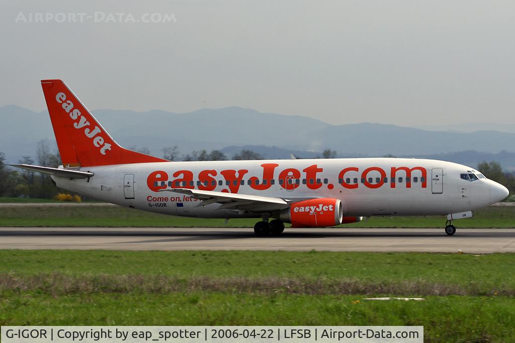 G-IGOR, 1999 Boeing 737-36N C/N 28606, departing LTN