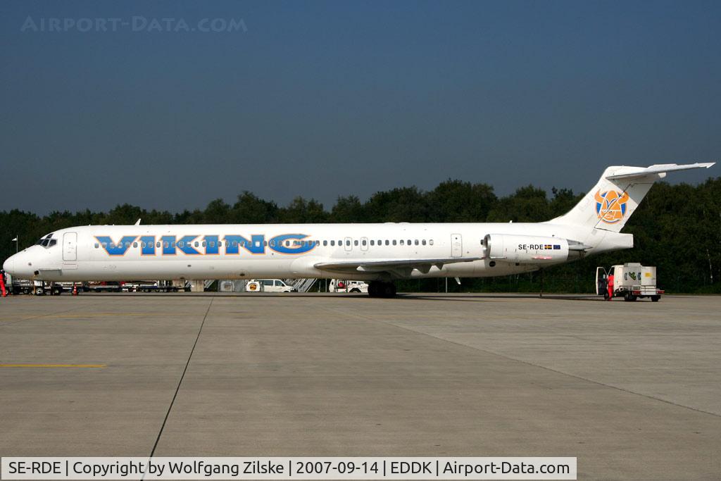 SE-RDE, 1990 McDonnell Douglas MD-83 (DC-9-83) C/N 49857/1687, visitor