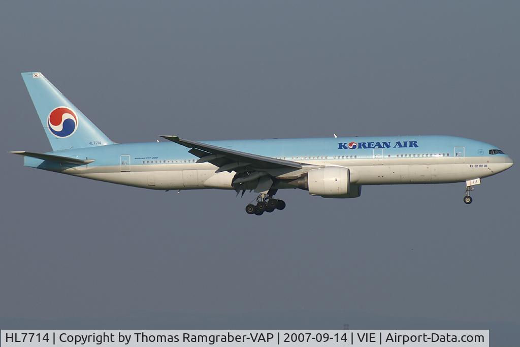 HL7714, 2002 Boeing 777-2B5/ER C/N 27951, Korean Air Boeing 777-200