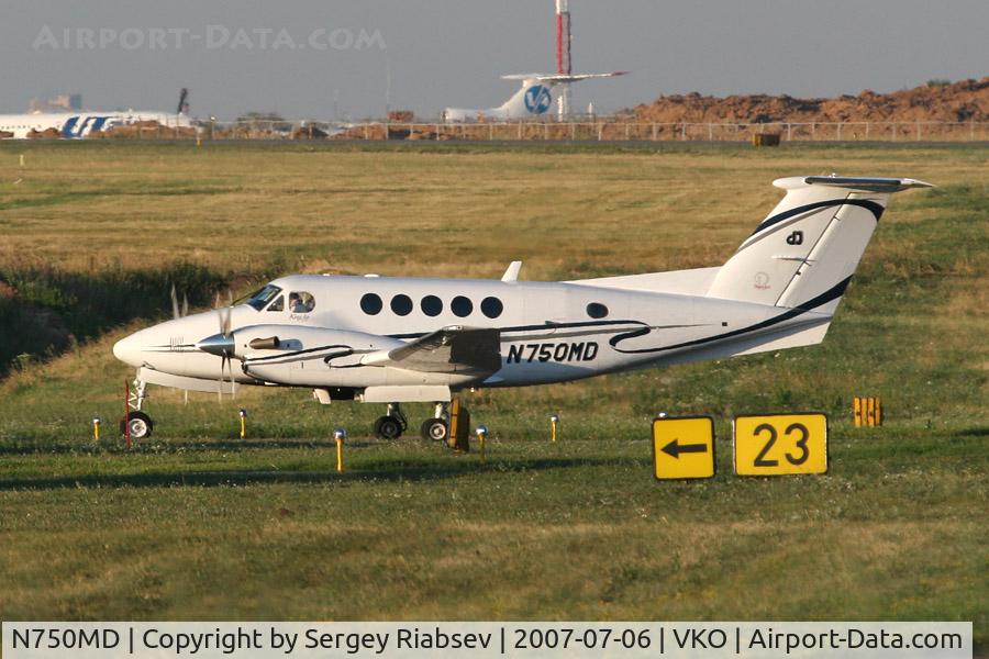 N750MD, Raytheon Aircraft Company B200 C/N BB-1878, B200