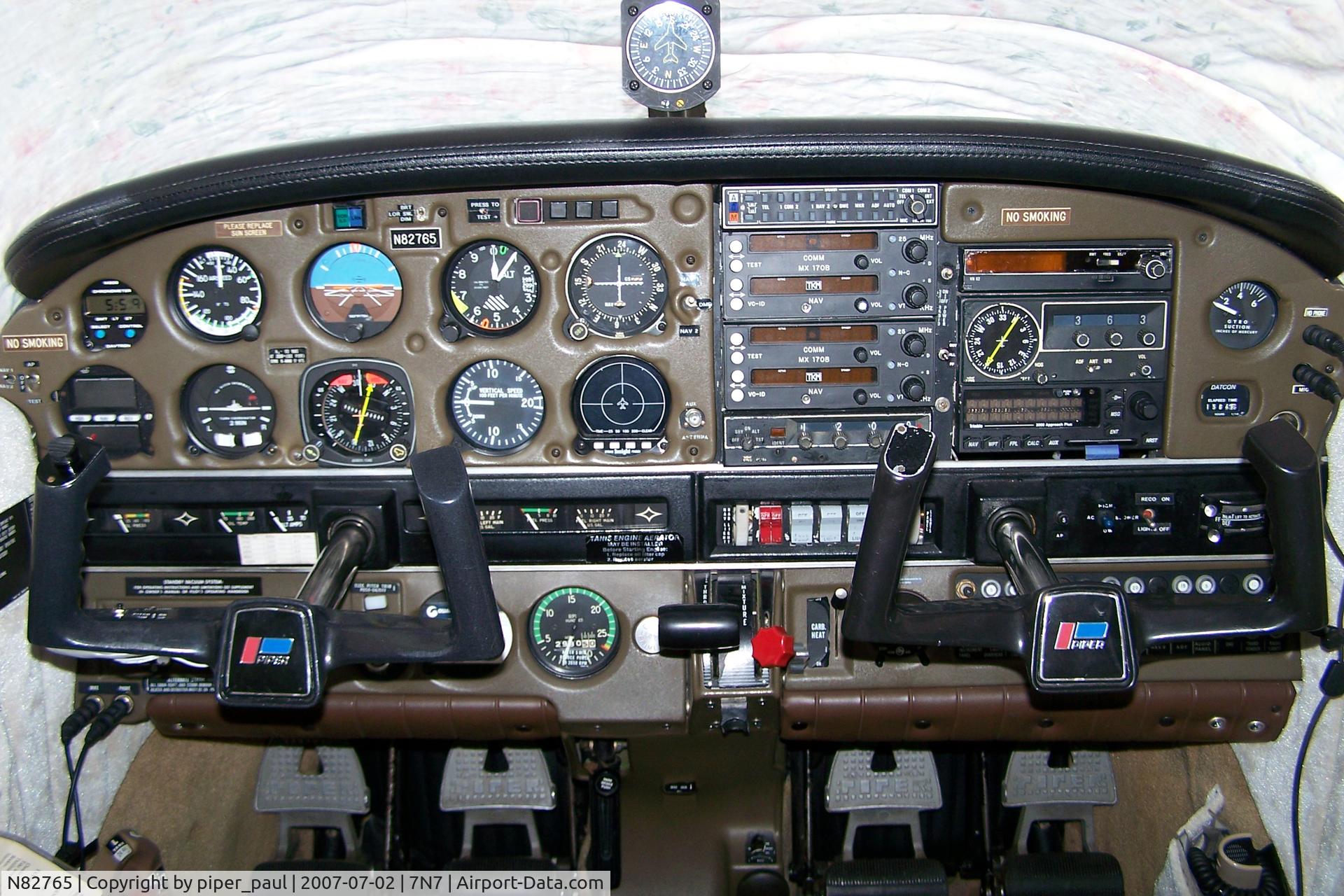 N82765, 1980 Piper PA-28-181 C/N 28-8190062, panel