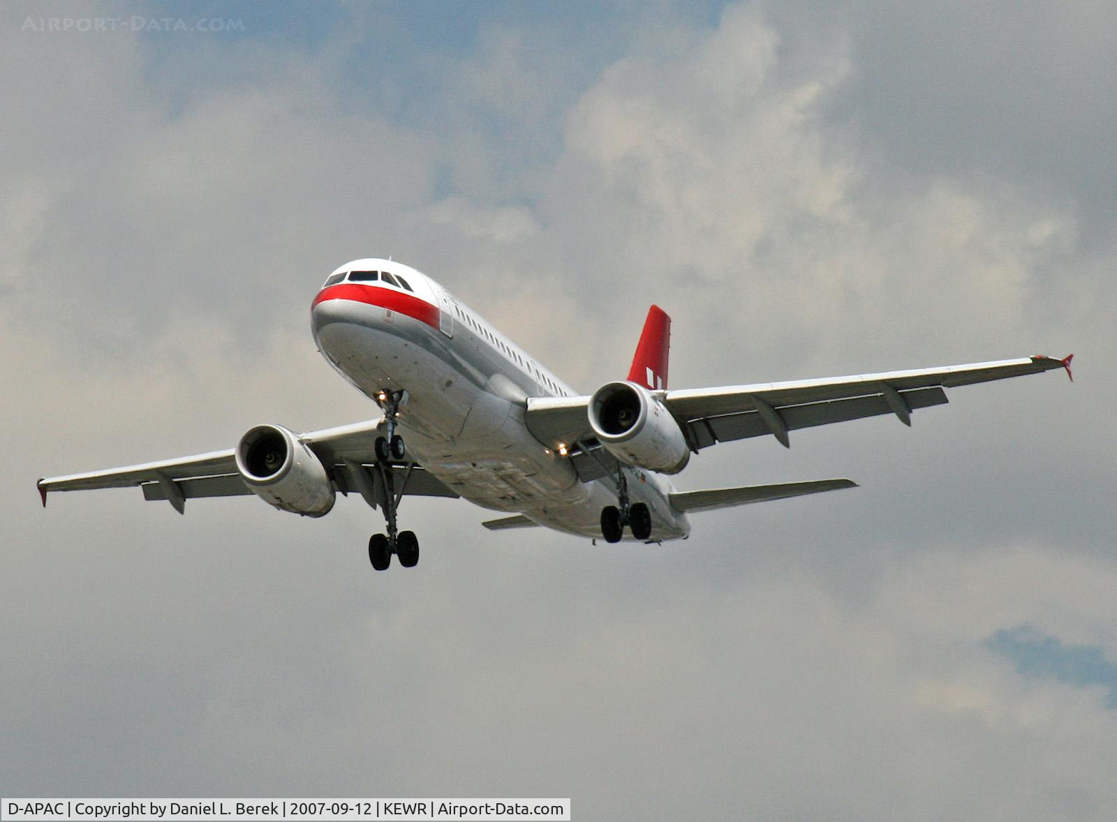 D-APAC, 2002 Airbus A319-132 C/N 1727, A luxurious flight from Dusseldorf coasts into Newark.