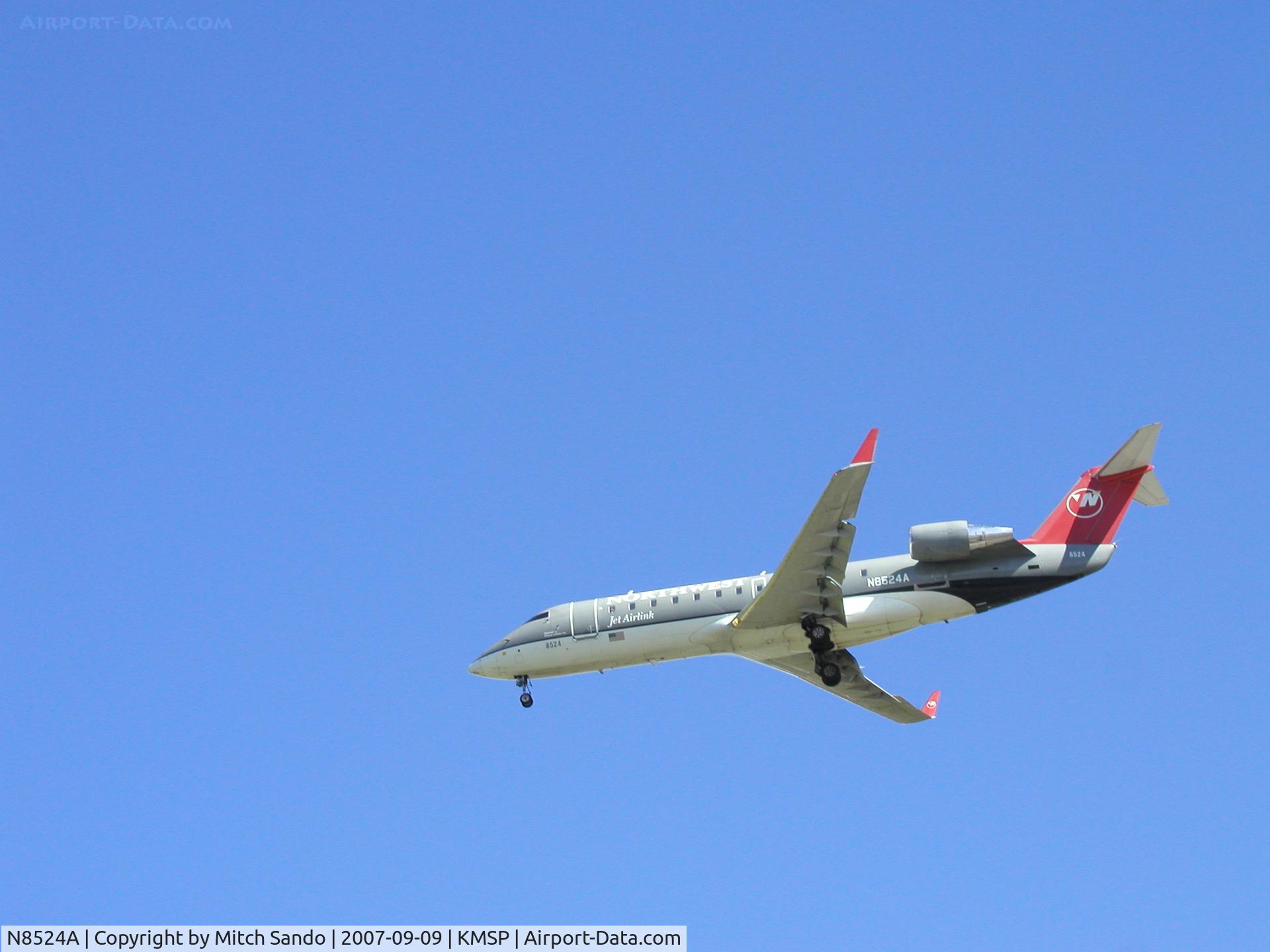 N8524A, 2001 Bombardier CRJ-200LR (CL-600-2B19) C/N 7524, FLG5648 landing Runway 35 from Bismarck, ND (BIS).