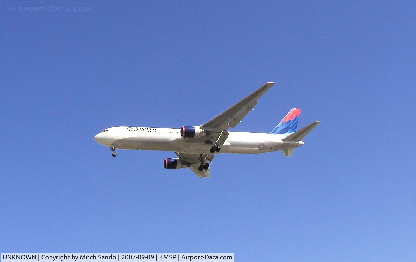 UNKNOWN, , Landing Runway 35 from Atlanta (ATL) to pick up the Atlanta Falcons.