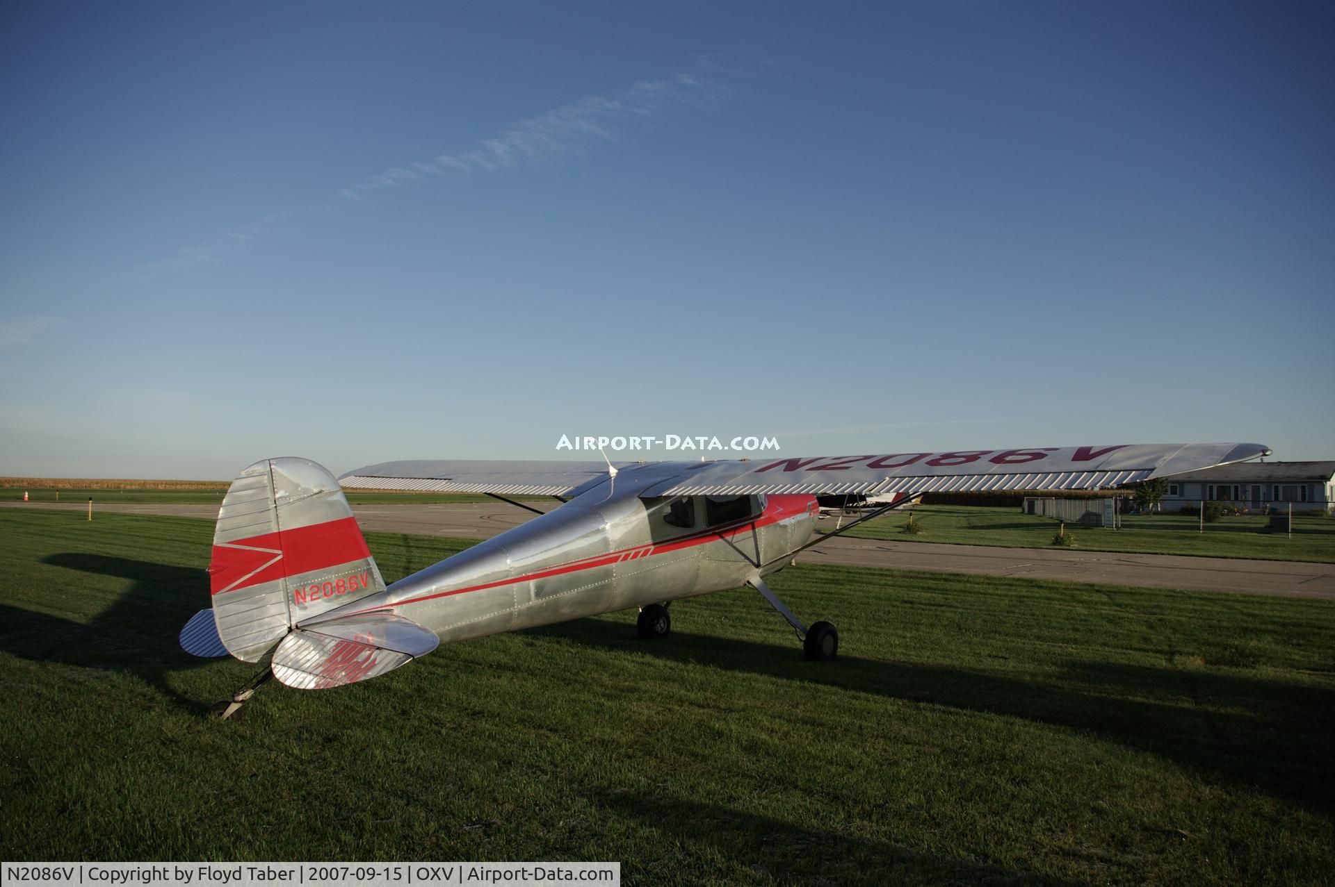 N2086V, 1948 Cessna 140 C/N 14369, Knoxville Fly In