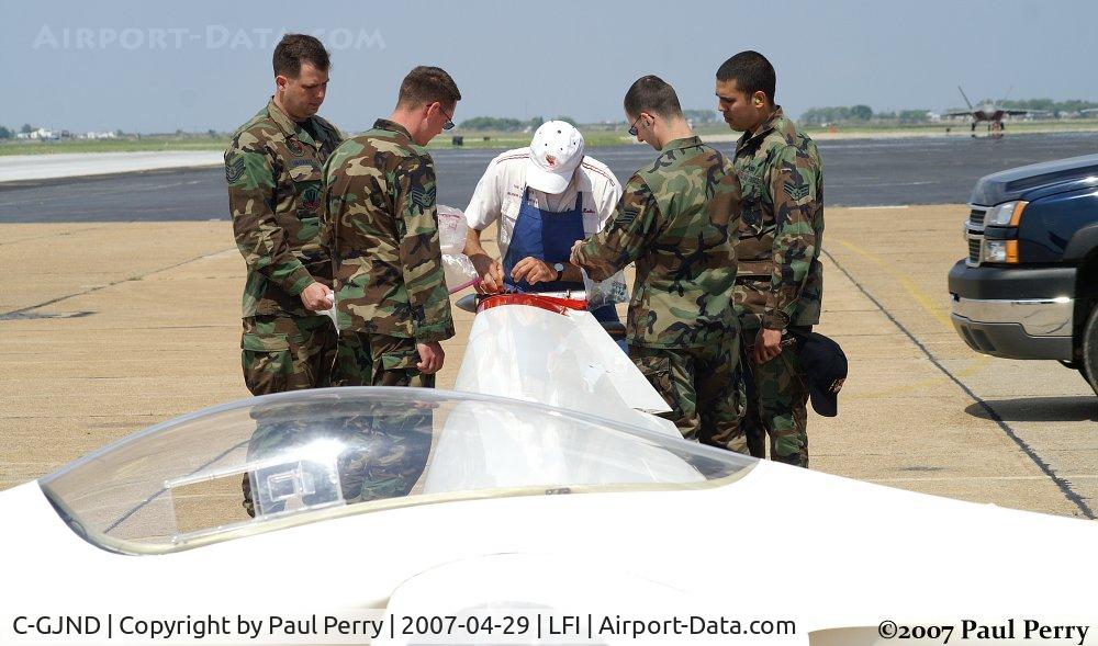 C-GJND, 1973 Start & Flug H101 Salto C/N 23, Manfred breaking her down with the help of some Langley AFB Airmen