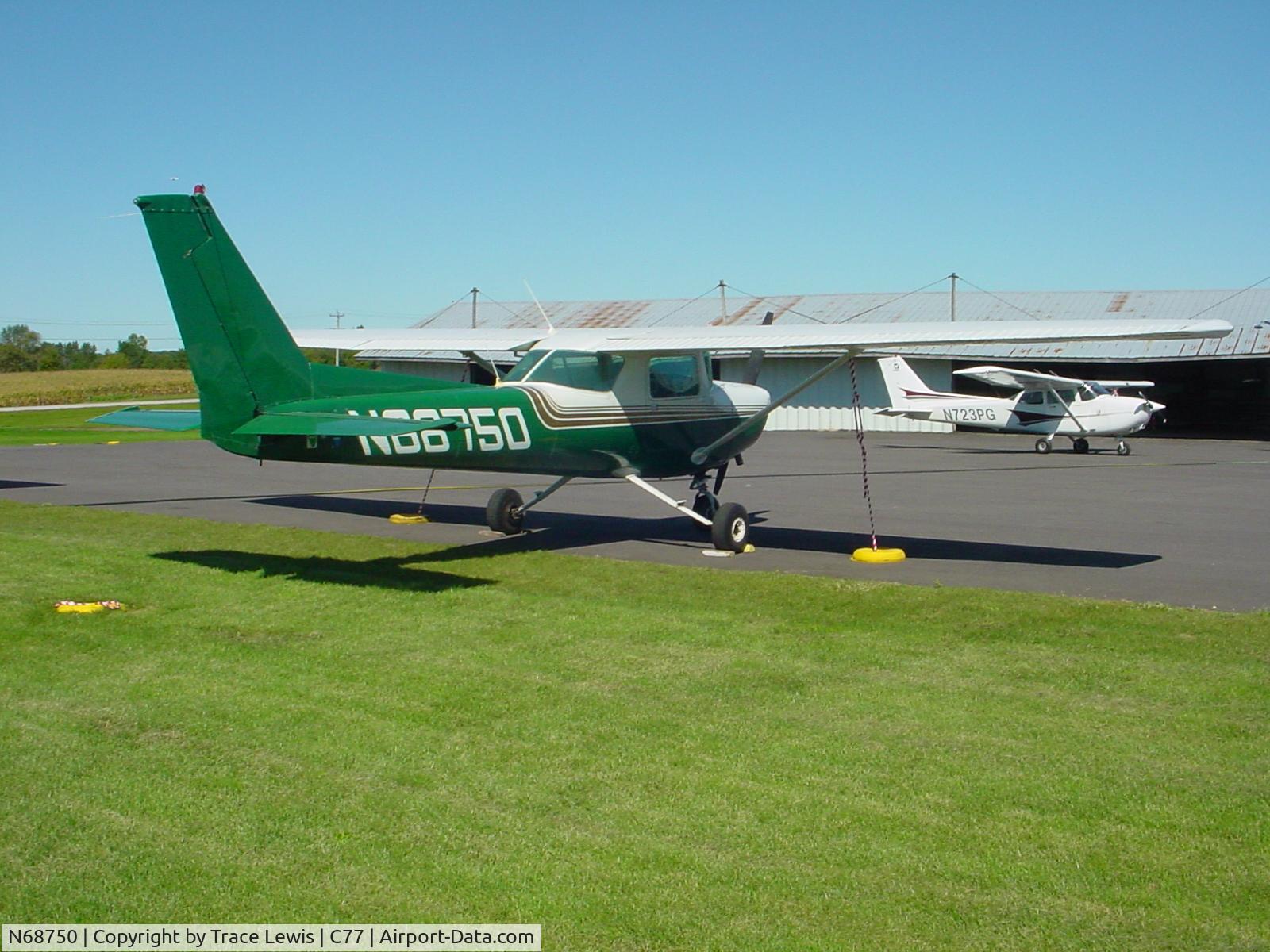 N68750, 1978 Cessna 152 C/N 15282356, C77