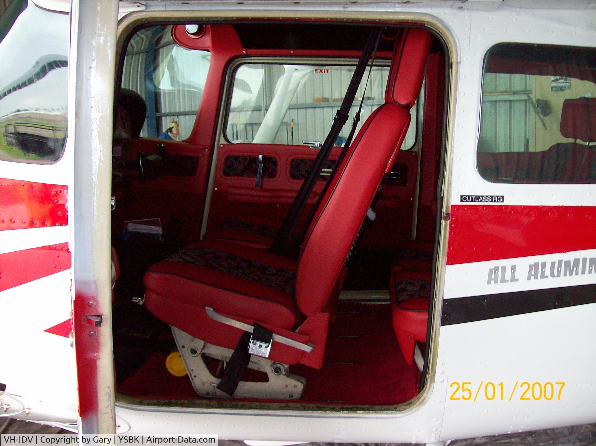 VH-IDV, 1980 Cessna 172RG Cutlass RG C/N 172RG0162, Interior