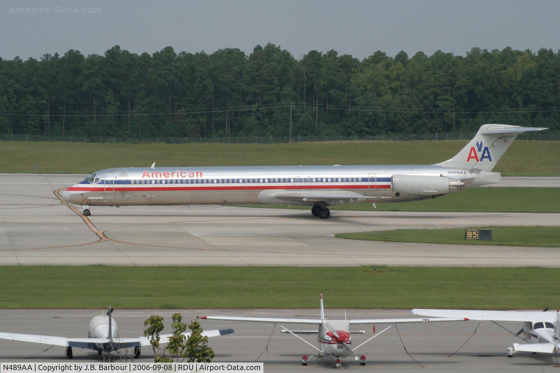 N489AA, 1989 McDonnell Douglas MD-82 (DC-9-82) C/N 49682, Taxi for departures