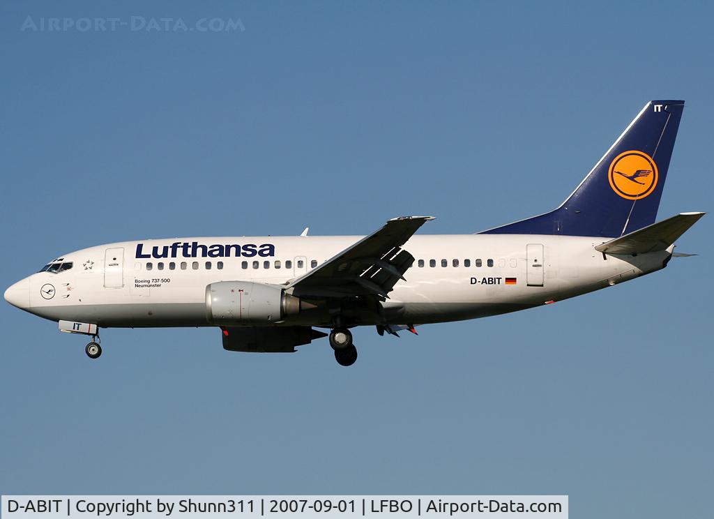 D-ABIT, 1991 Boeing 737-530 C/N 24943, landing 32L