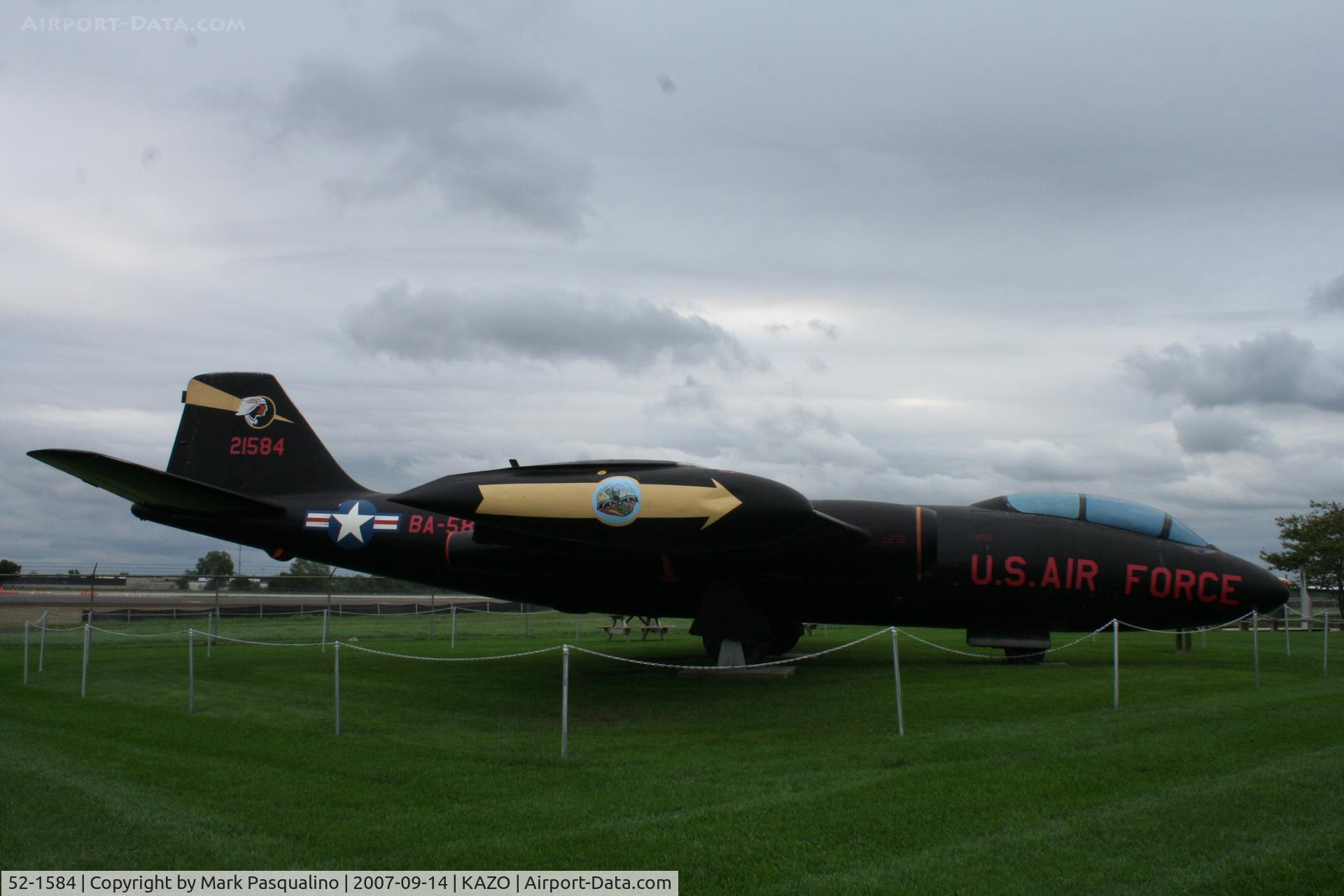 52-1584, 1952 Martin B-57B-MA Canberra C/N 174, Martin B-57B