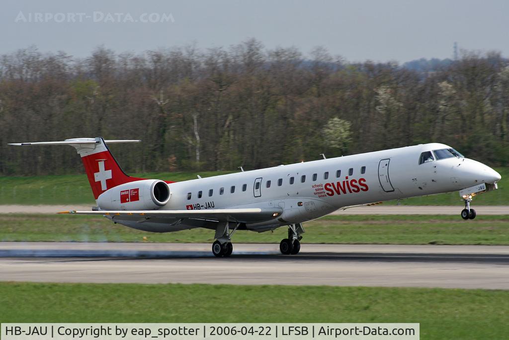HB-JAU, 2002 Embraer EMB-145LU (ERJ-145LU) C/N 145570, landing on rwy 16