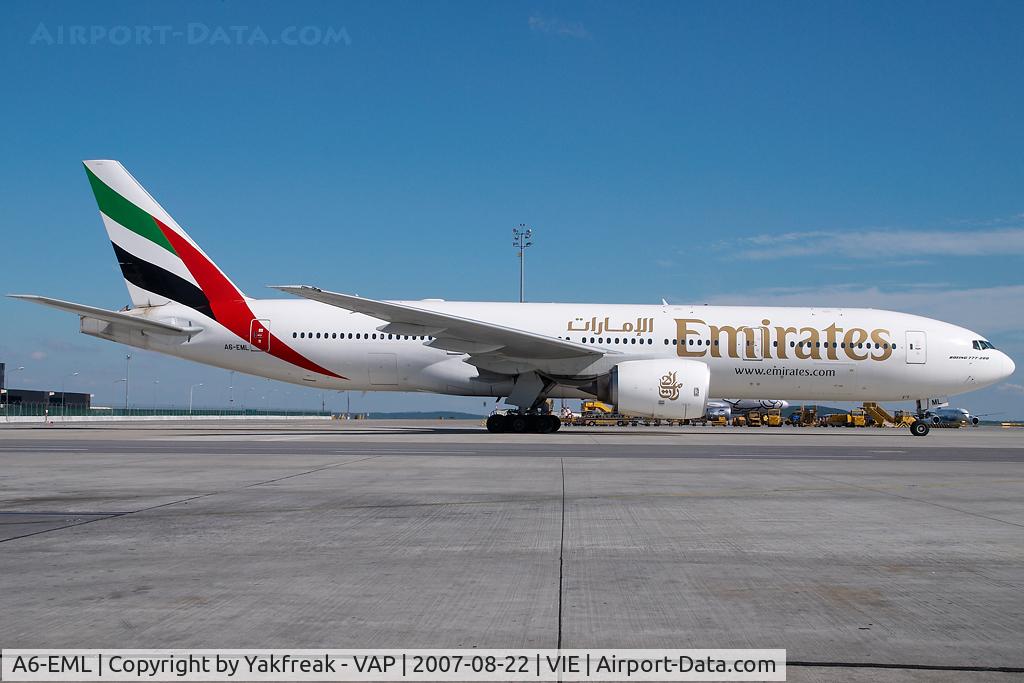 A6-EML, 1998 Boeing 777-21H/ER C/N 29325, Emirtaes Boeing 777-200