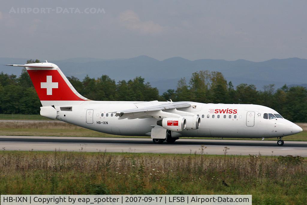 HB-IXN, 1996 British Aerospace Avro 146-RJ100 C/N E3286, landing from AMS as LX 707