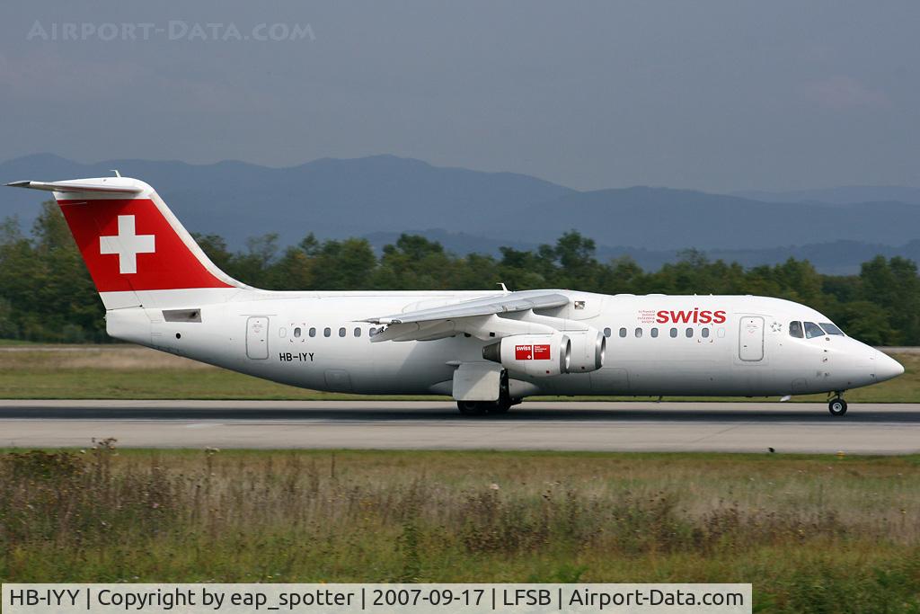 HB-IYY, 1998 British Aerospace Avro 146-RJ100 C/N E3339, departing to MAN as LX 378