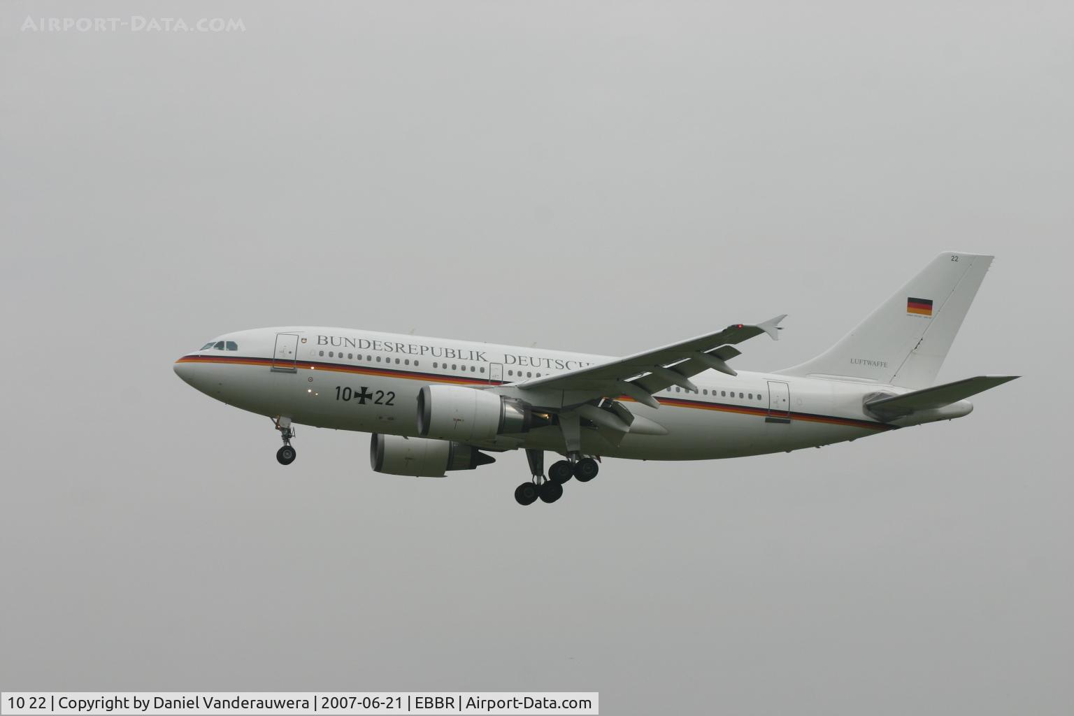 10 22, 1989 Airbus A310-304 C/N 499, German Government VIP arriving in Brussels