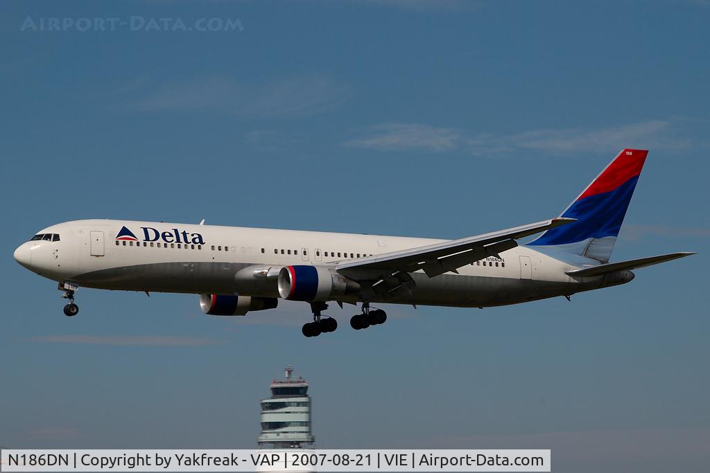 N186DN, 1995 Boeing 767-332 C/N 27962, Delta Airlines Boeing 767-300