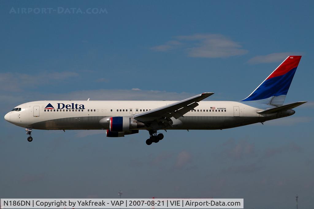 N186DN, 1995 Boeing 767-332 C/N 27962, Delta Airlines Boeing 767-300