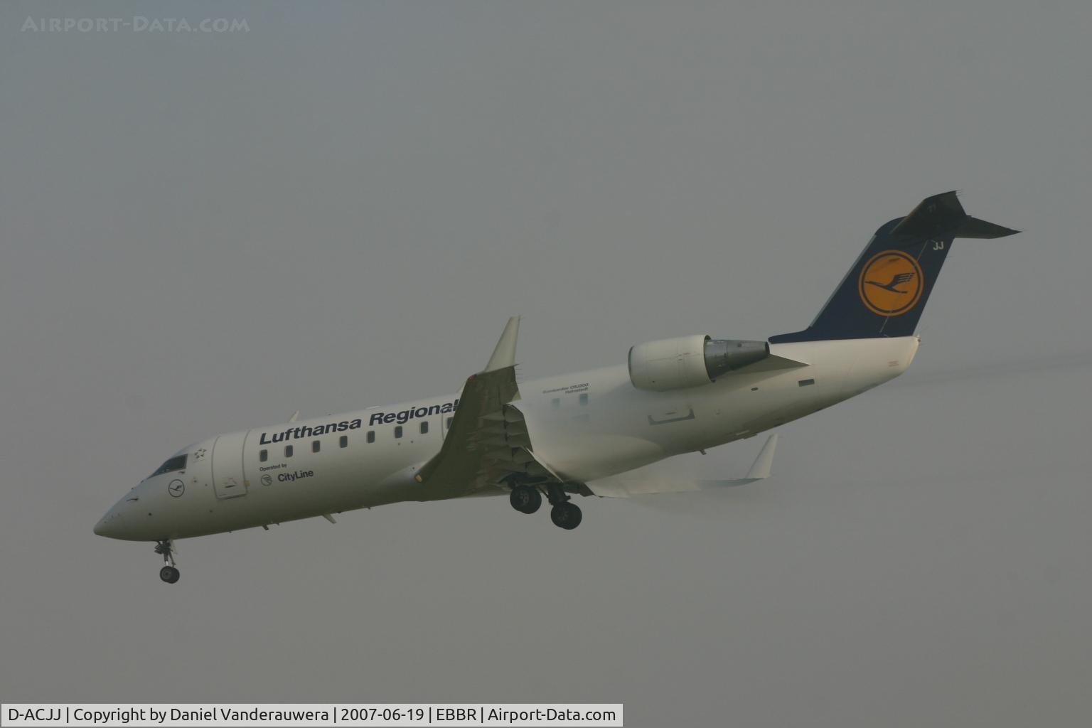 D-ACJJ, 1998 Canadair CRJ-100LR (CL-600-2B19) C/N 7298, arrival of flight LH4640 to rwy 25L - misty morning