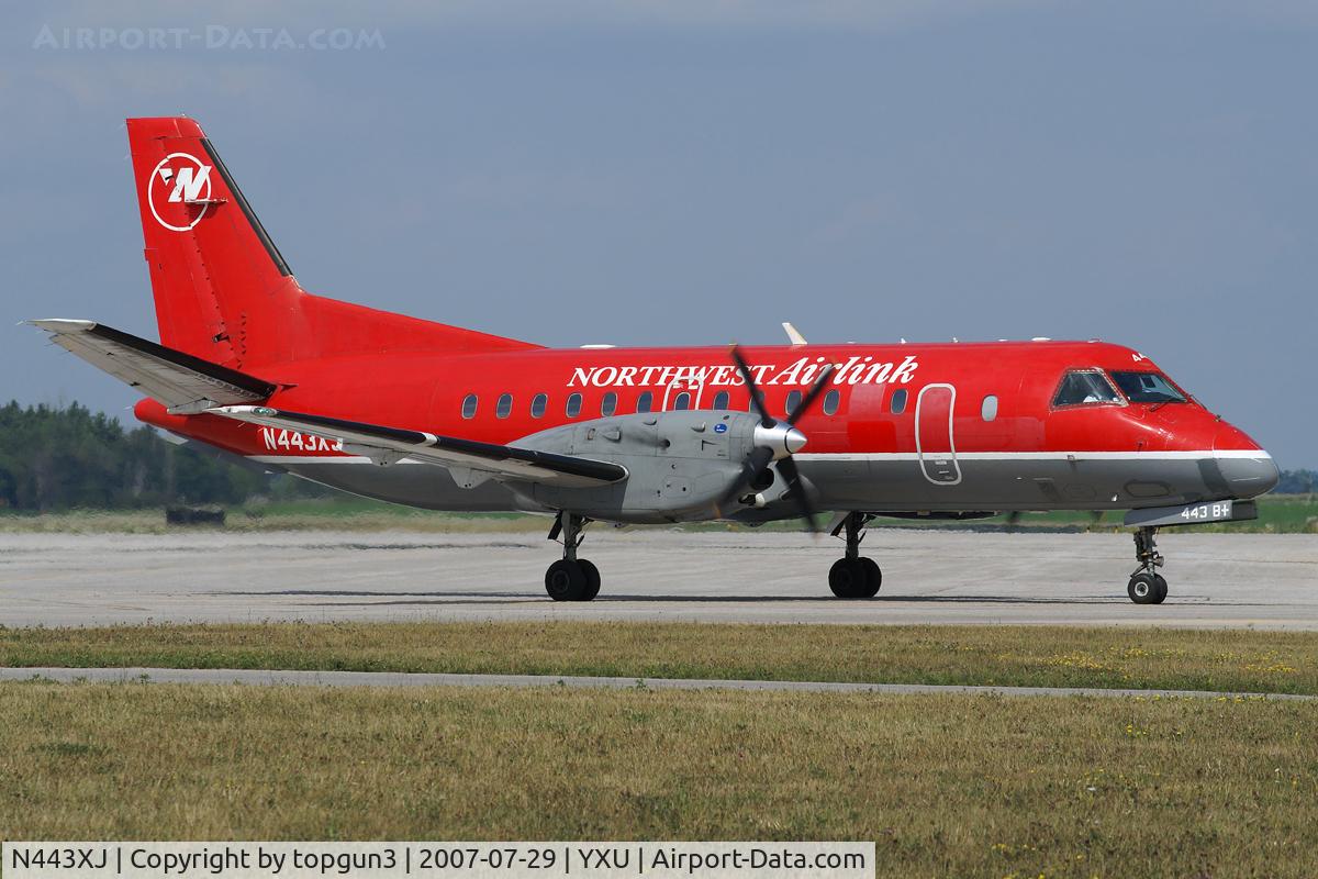 N443XJ, 1998 Saab 340B C/N 340B-443, Taxiing on Golf.