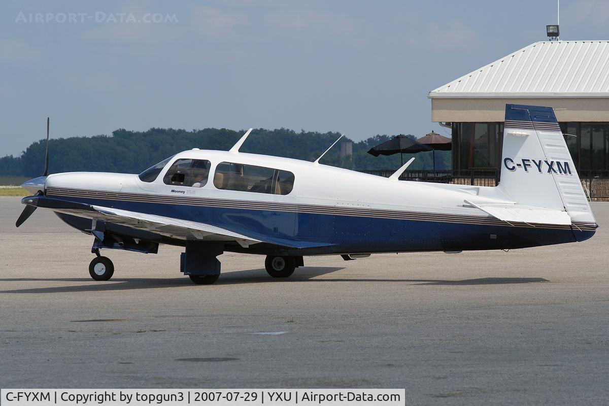 C-FYXM, 1989 Mooney M20M Bravo C/N 27-0031, Parked at ESSO ramp.