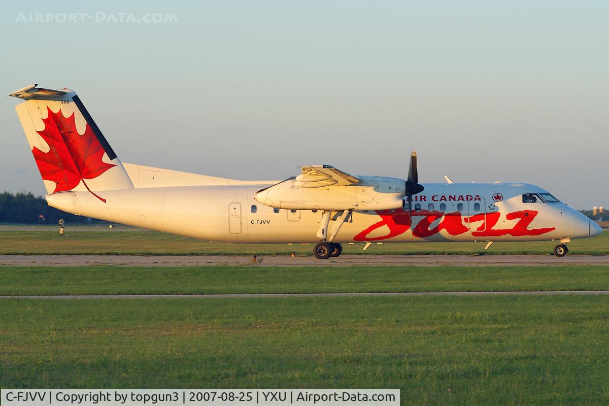C-FJVV, 1991 De Havilland Canada DHC-8-311 Dash 8 C/N 271, Taxiing on Golf.