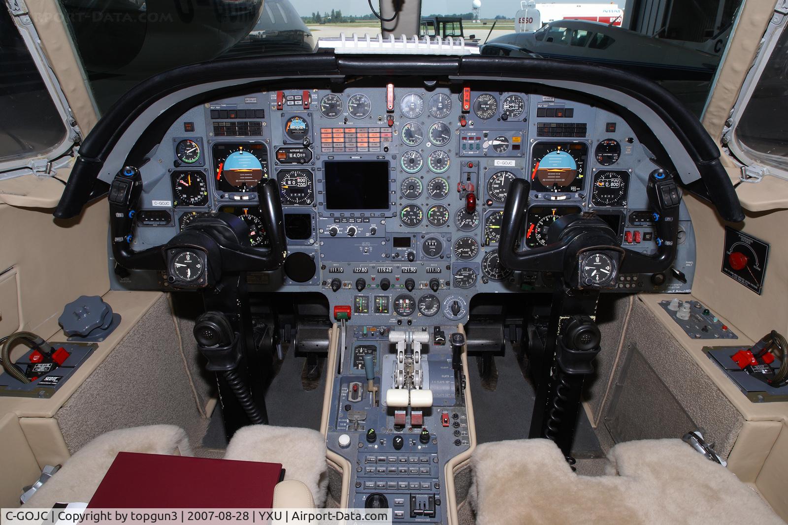 C-GOJC, 1982 Dassault Falcon 10 C/N 182, Cockpit view