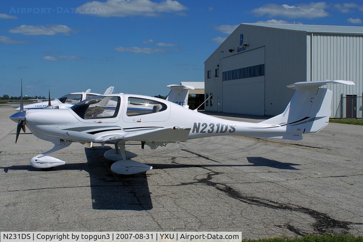 N231DS, 2007 Diamond DA-40 Diamond Star C/N 40.830, Parked in front of Diamond Flight Centre