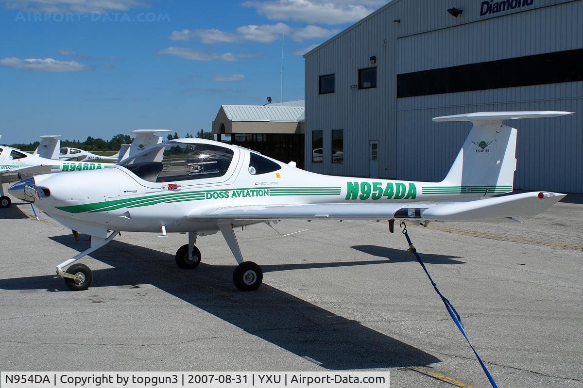 N954DA, 2007 Diamond DA-20C-1 Eclipse C/N C0450, Parked in front of Diamond Flight Centre
